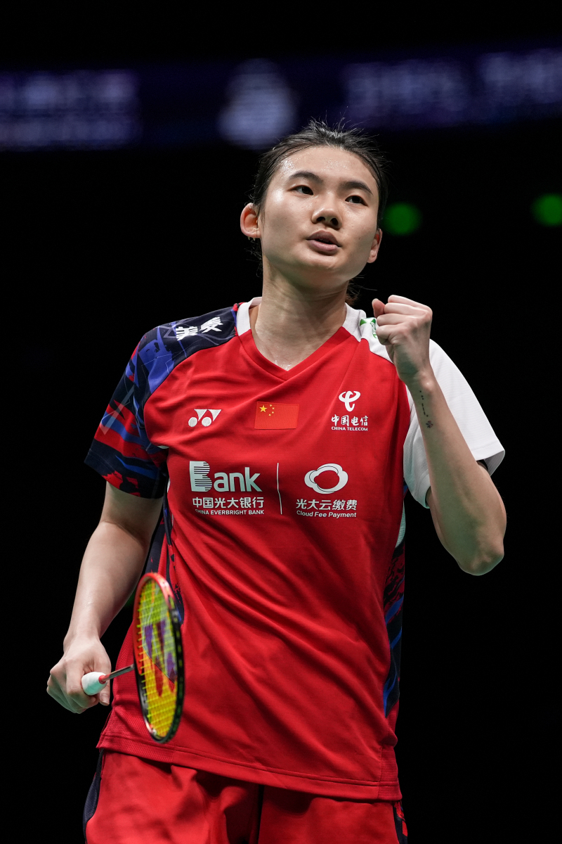 -泰国队在羽毛球比赛中获得银牌