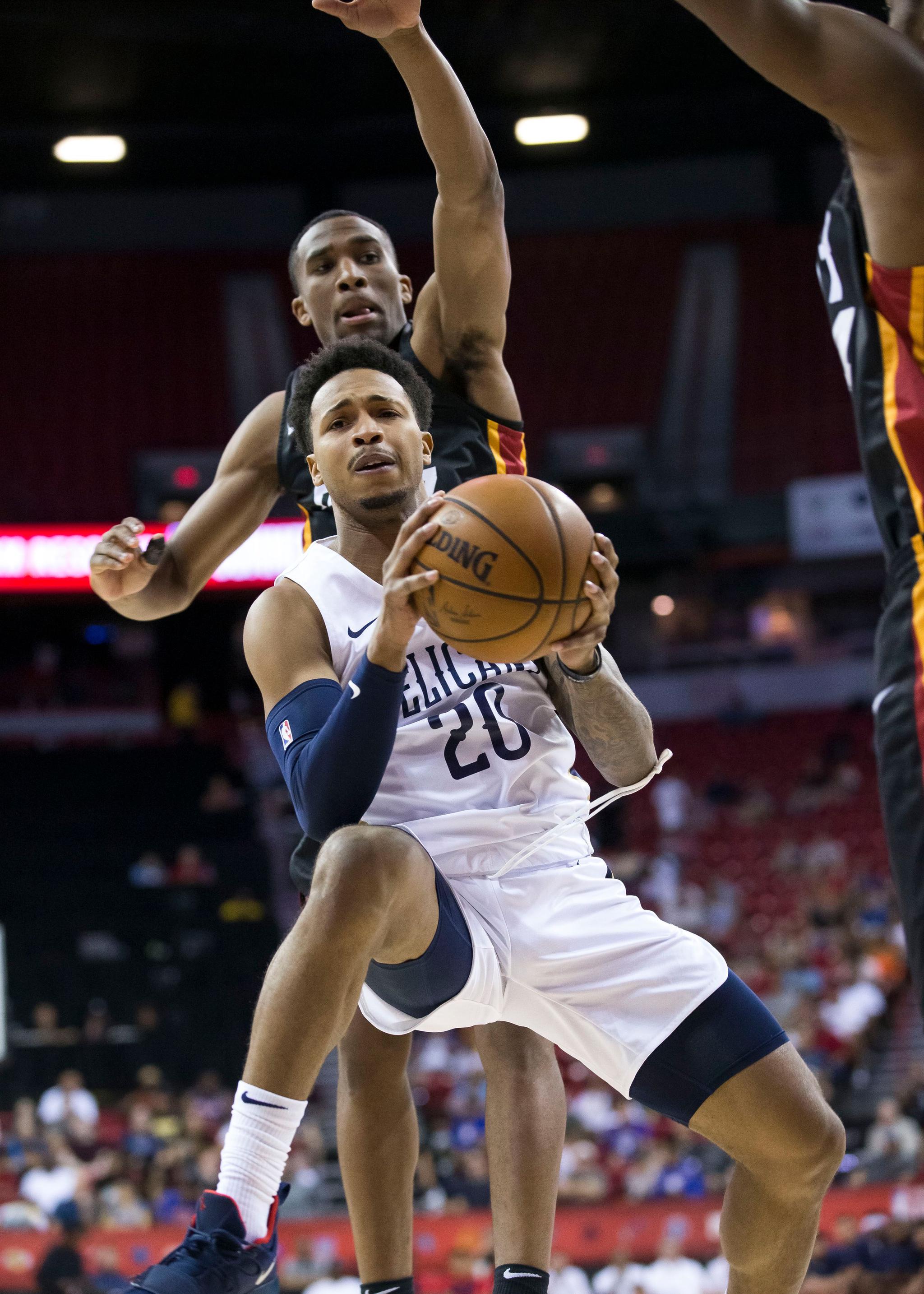 柏林篮球夏季联赛资格赛开始，热门队解禁上场