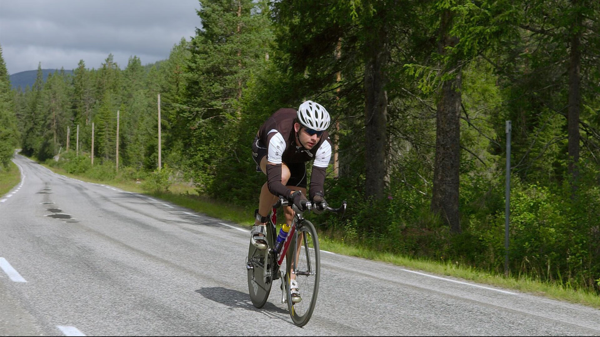 绿茵双线叙事，尤文斩落AC米兰的战术启示与李刚仁的2026世界杯接管预言