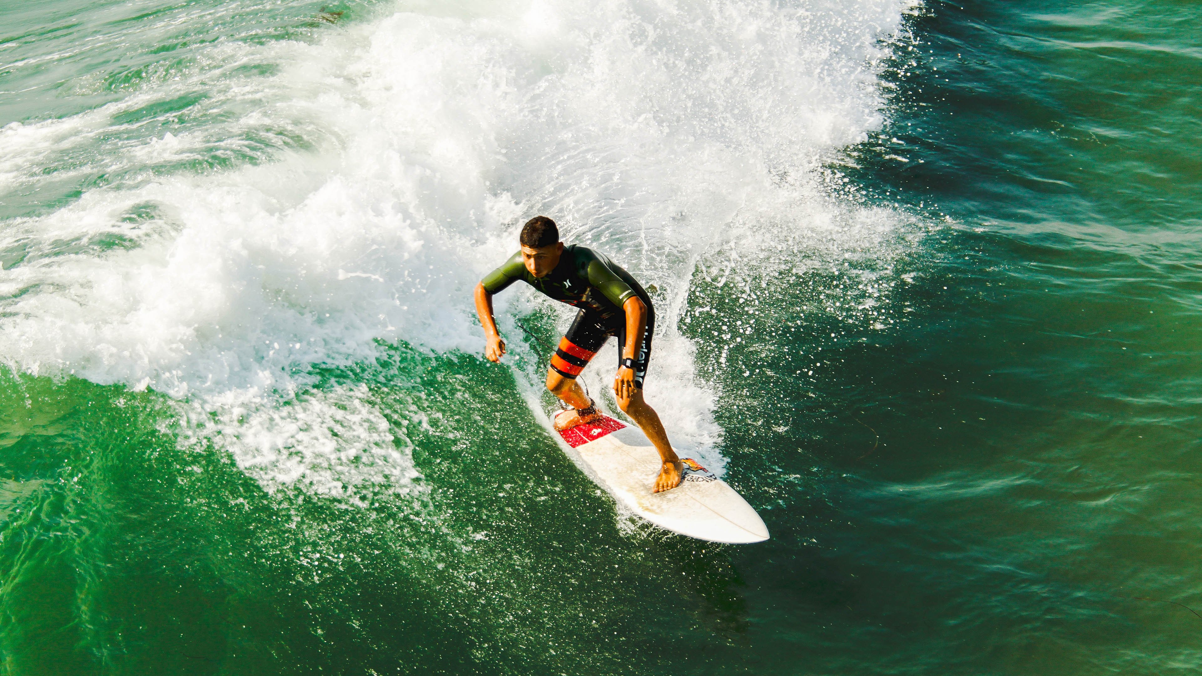 开云官方app入口-哈斯车队横扫法拉利，拉塞尔扛起全队，一场颠覆F1格局的胜利