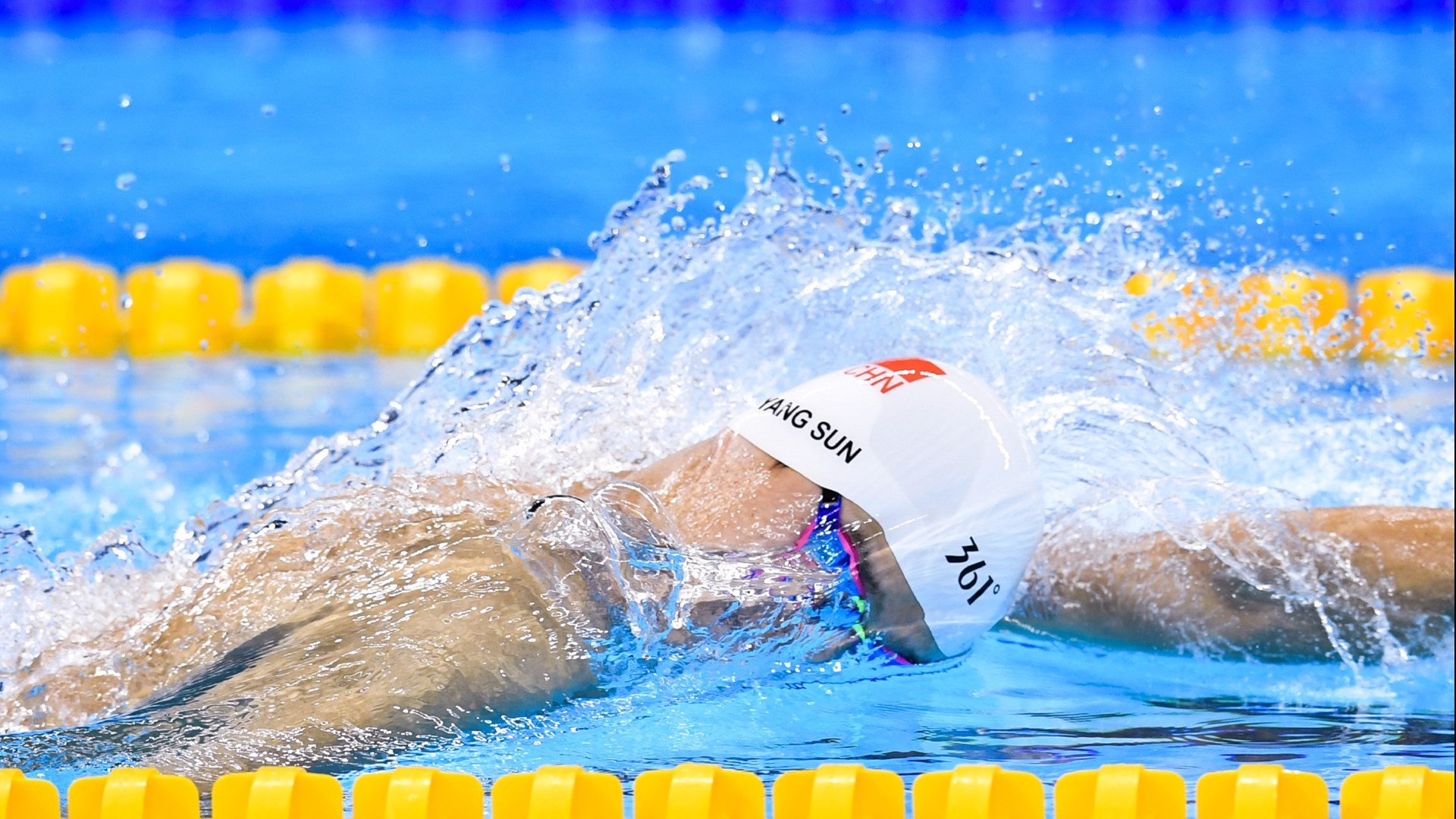 新王登基，皮亚斯特里绝杀时刻，雷诺终结梅赛德斯时代神话